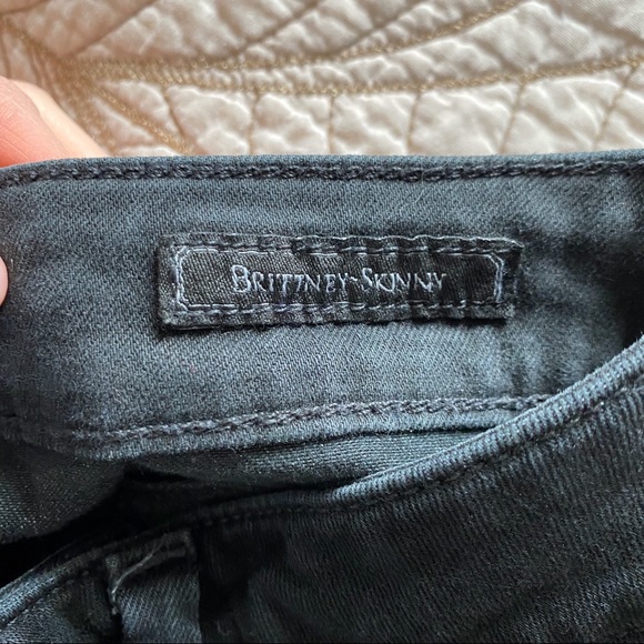 5/$35🍑 Lace Pocket Guess Jeans Brittney Skinny - Picture 7 of 8